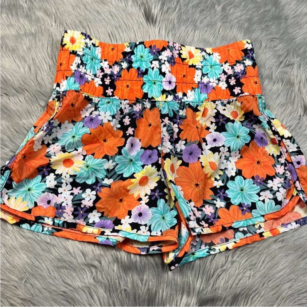 DIP Nylon High Waist Floral Athletic Shorts Size Small